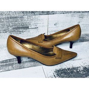 Unisa Leather Size 8 Retro Pointed Toe Pumps 2 Inch Heel